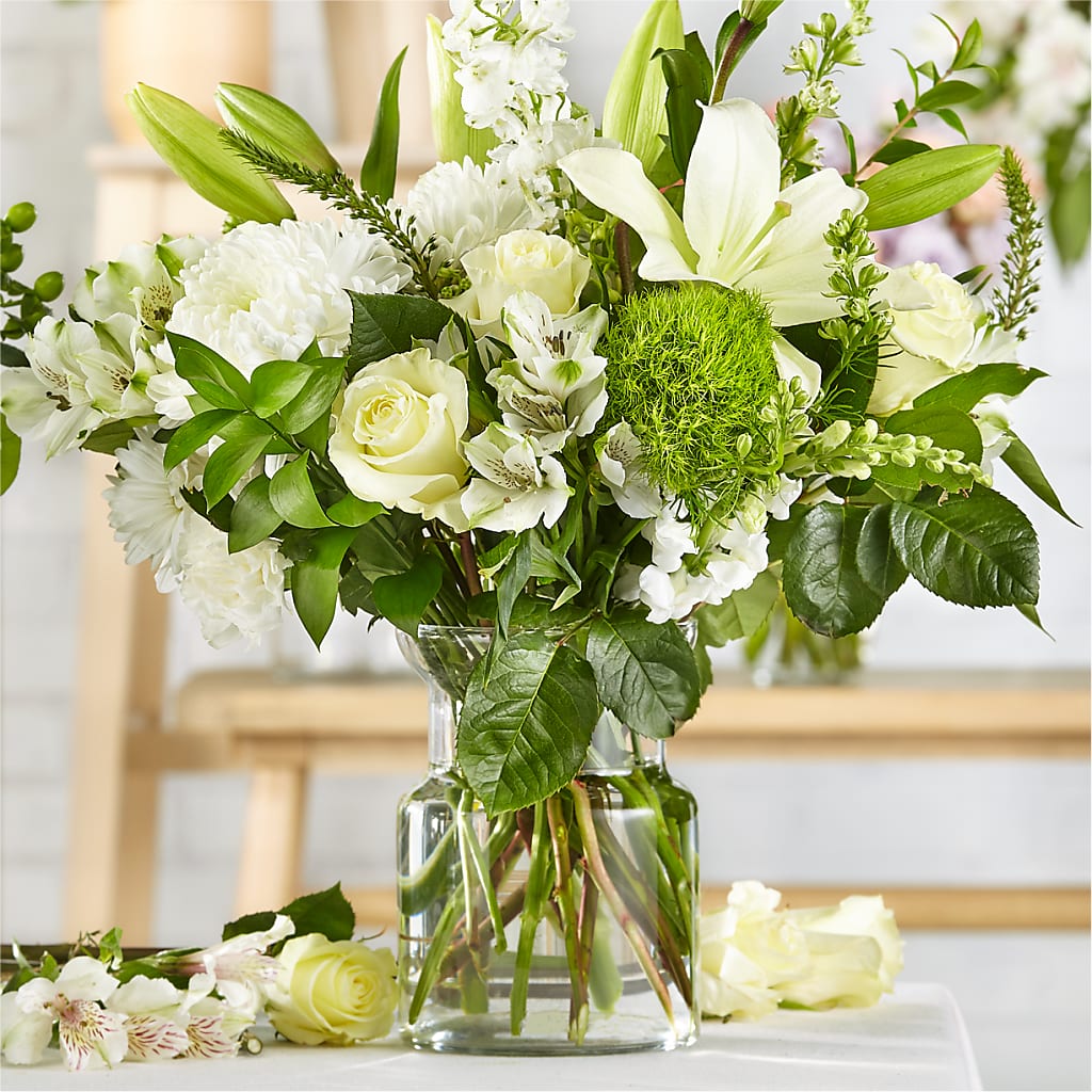 Classic Ivory – A Florist Original – Pukalani Floral, Paia HI